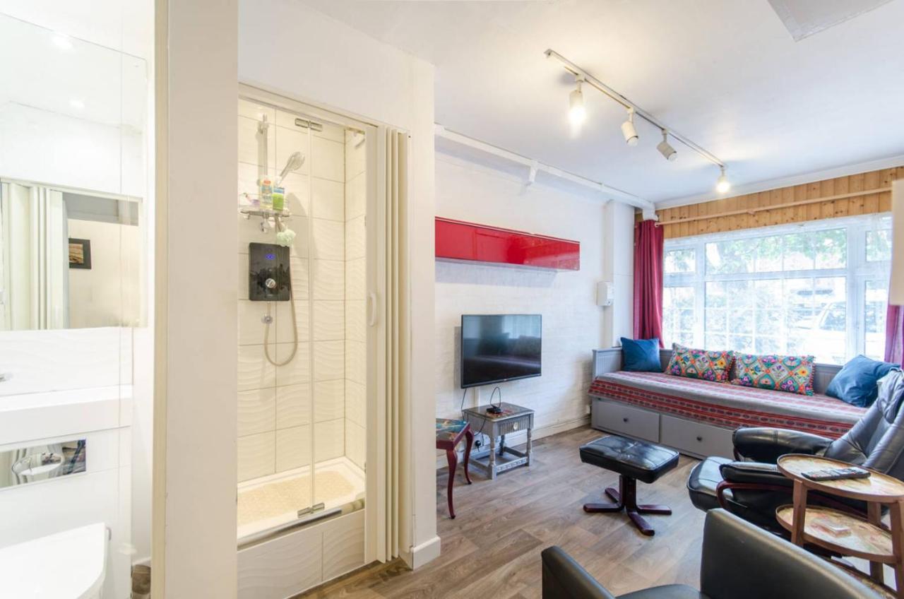 לונדון Leeward Gardens With Ensuite מראה חיצוני תמונה